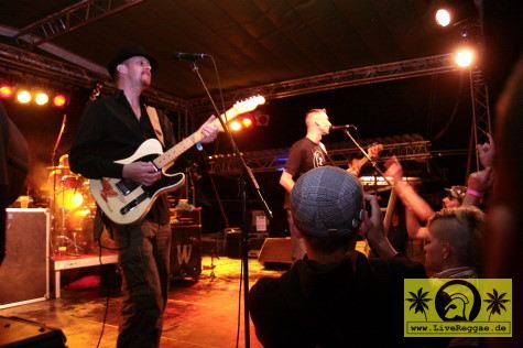 The Hotknives (UK) 12. This Is Ska Festival, Wasserburg Rosslau 27. Juni 2008 (9).JPG